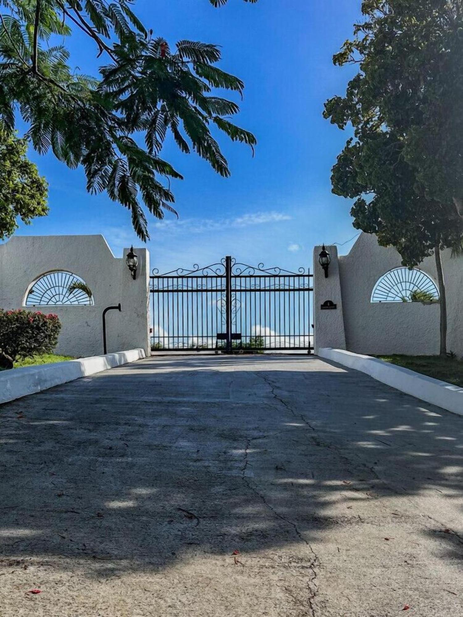 Royal Villa With A Huge Swimming Pool Cowell Battery Buitenkant foto